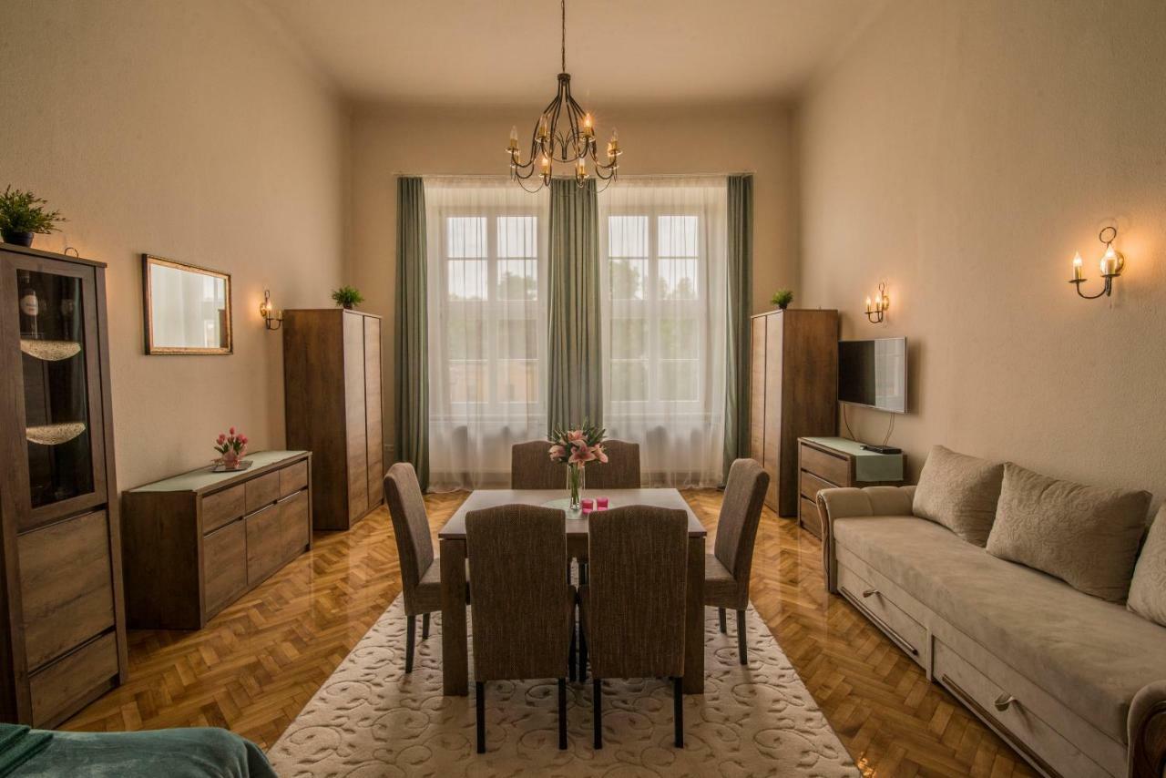 Suzy Apartman Eger Eksteriør billede