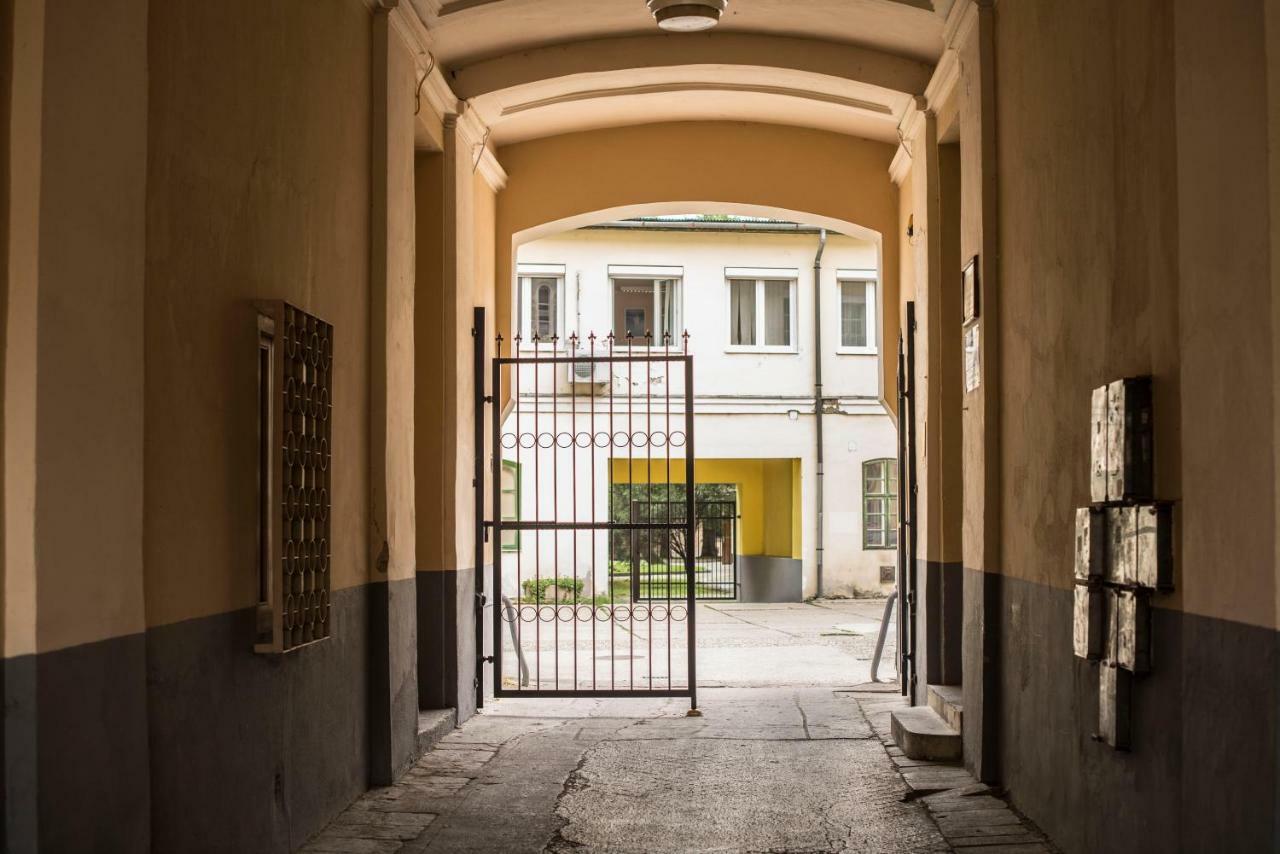 Suzy Apartman Eger Eksteriør billede