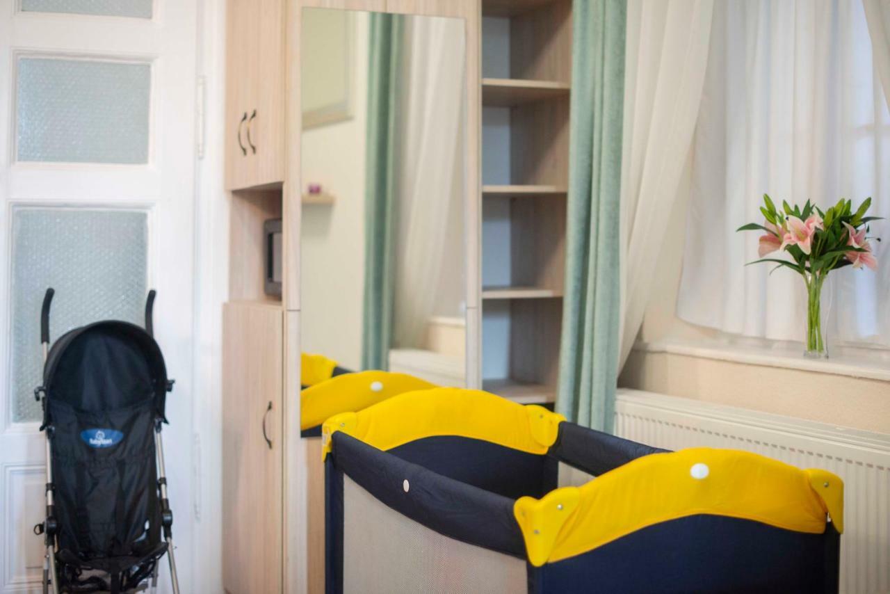 Suzy Apartman Eger Eksteriør billede